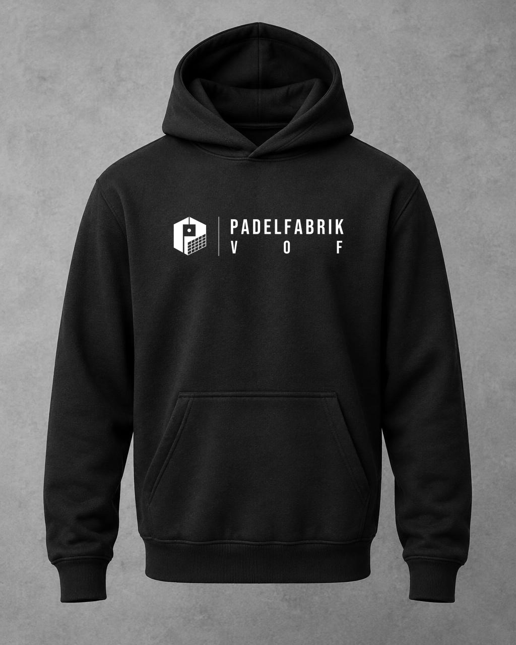 Schwarzer Hoodie mit dem Original-Logo der Padelfabrik VOF